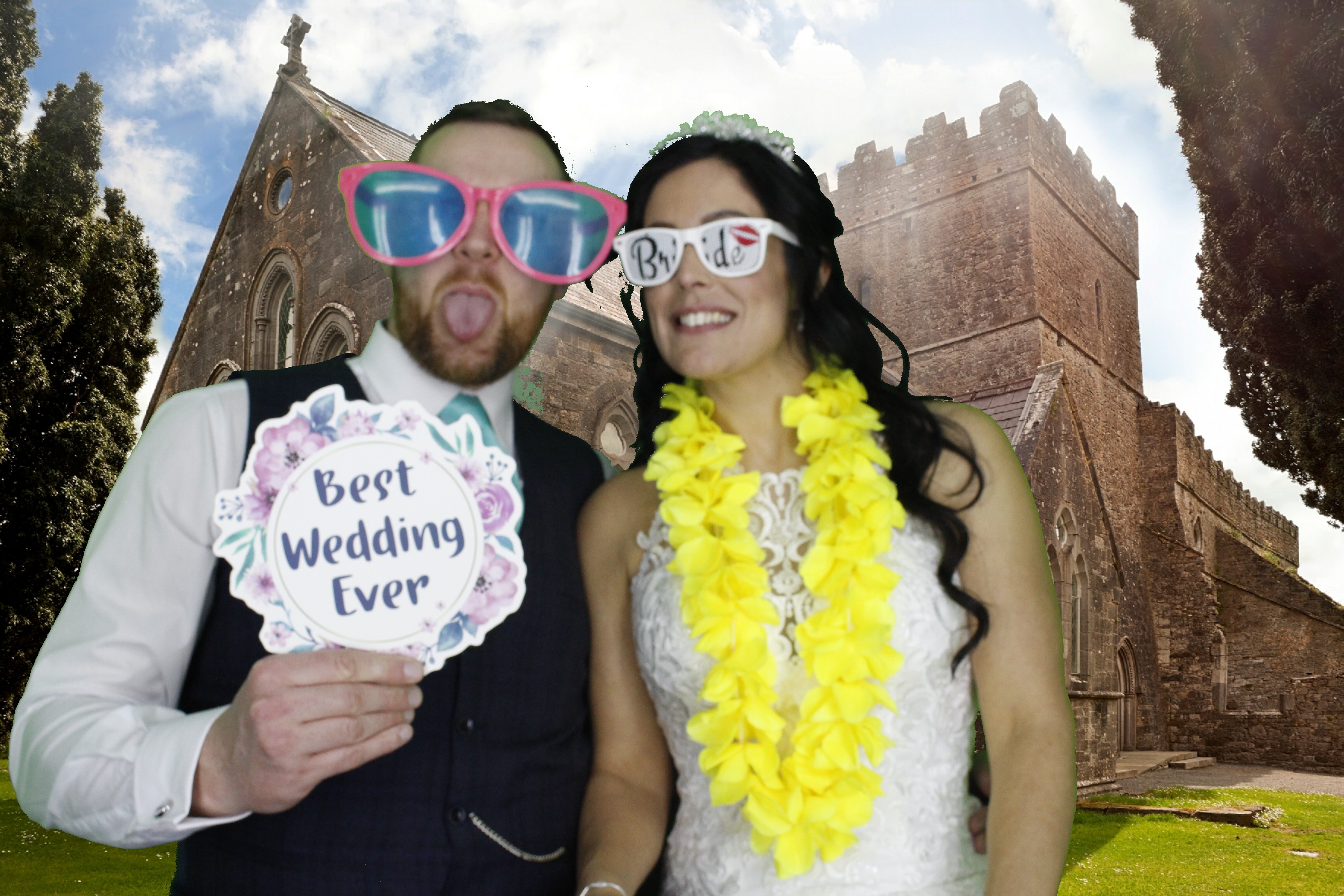 Mr & Mrs Mills | View more photos from the event at gallery.myphotoboothexperience.co.uk/u/MyPhotoBoothExperienceLtd/Mr-Mrs-Mills